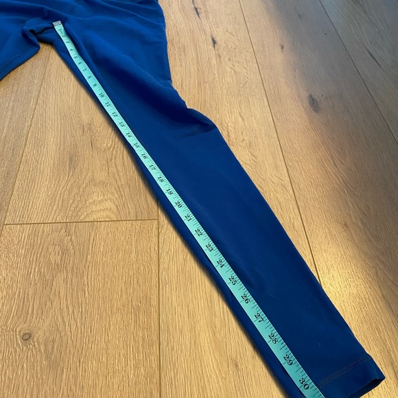 Lululemon leggings size 6 - Picture 6 of 8